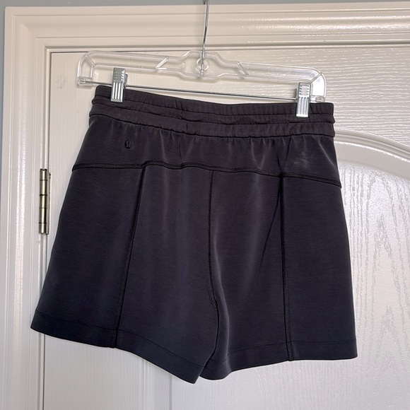 Lululemon Softstreme Shorts - Picture 5 of 12